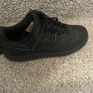 Boys size 7 Nike-Dunks